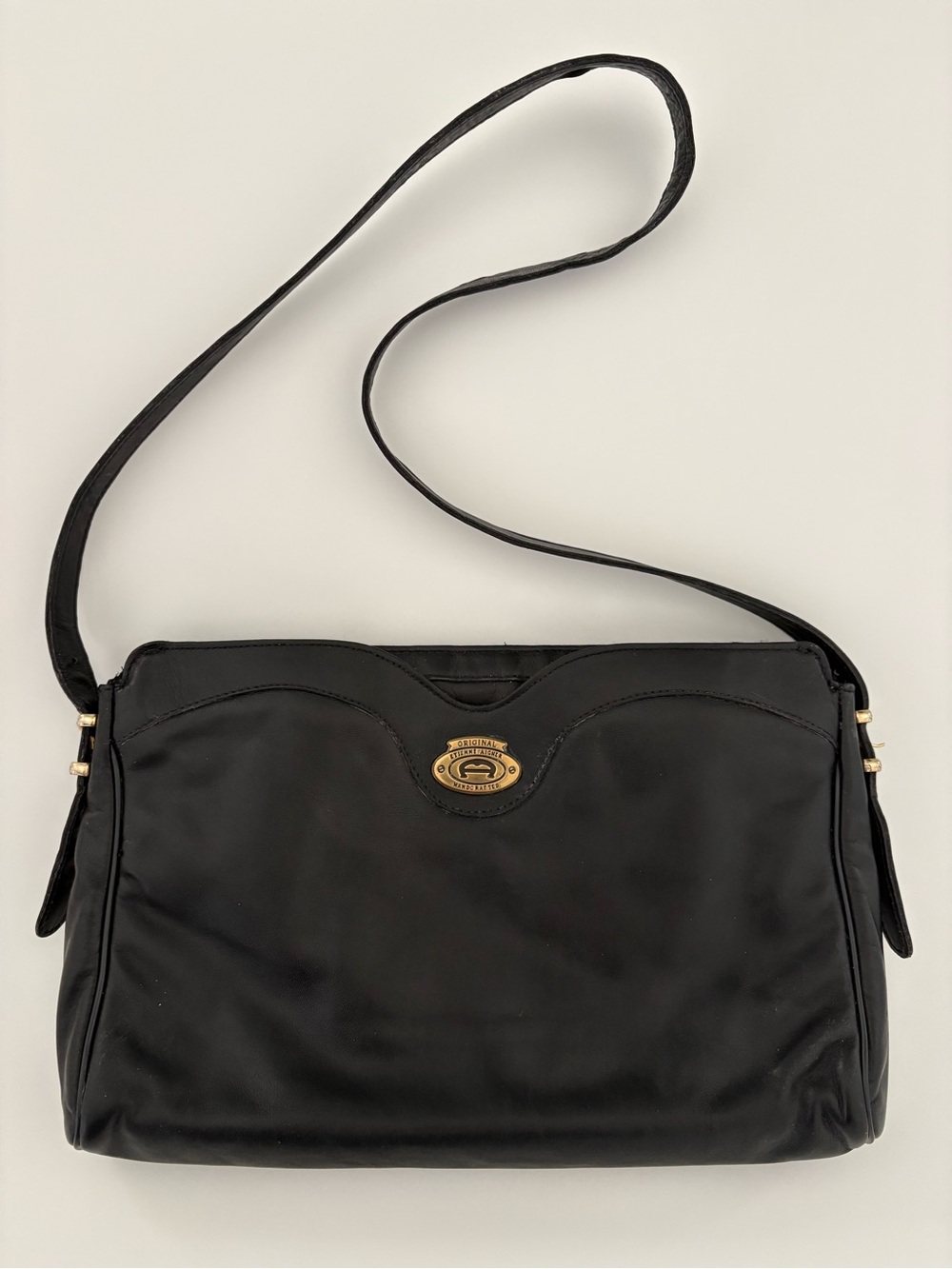 Vintage Etienne Aigner Black leather Shoulder Bag adjustable length strap